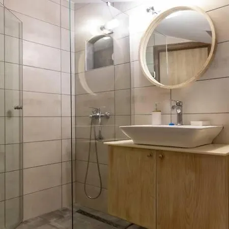 Fine House טריקלה