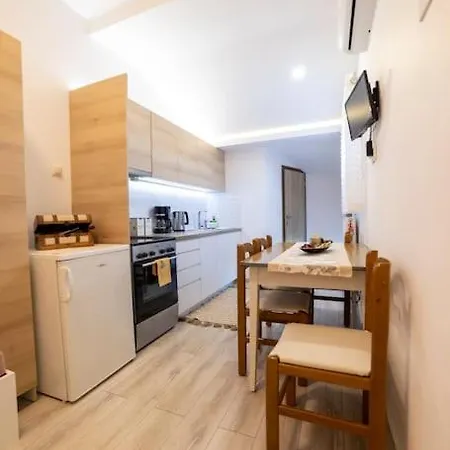 Fine House Apartament *