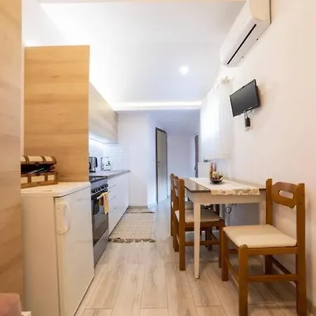 Fine House *