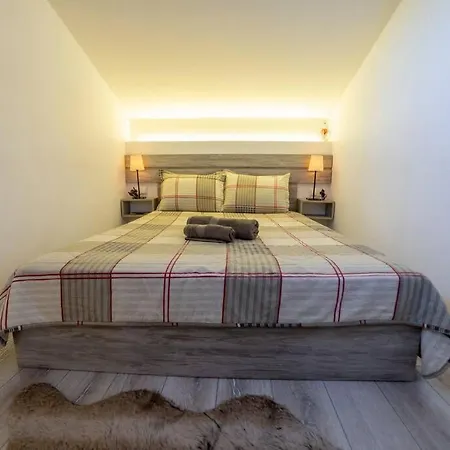 Fine House דירה *